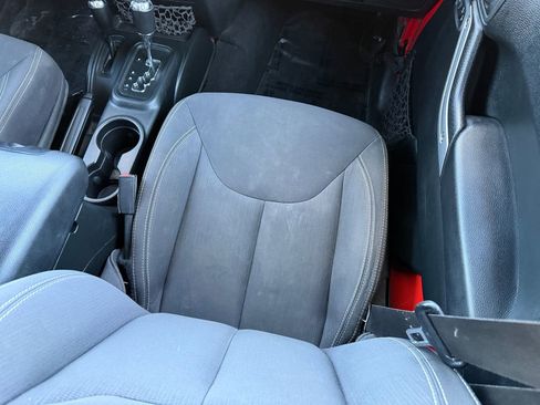 Used 2018 Jeep Wrangler Unlimited Sahara w/ Connectivity Group image 20