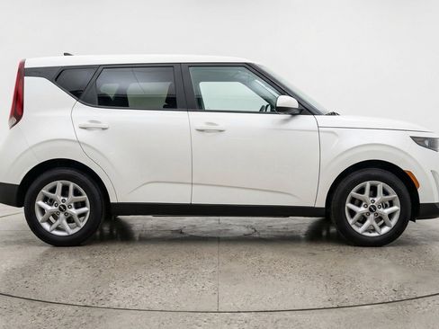 Used 2025 Kia Soul LX w/ LX Technology Package FWD image 11