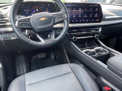 Used 2026 Chevrolet Traverse LT AWD/4WD image 9