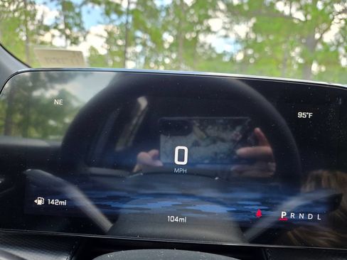 New 2027 Chevrolet Equinox LT w/ Safety and Technology Package FWD image 36