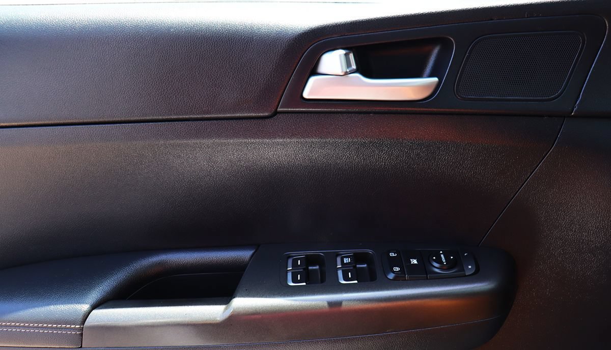 Used 2019 Kia Sportage LX FWD image 40