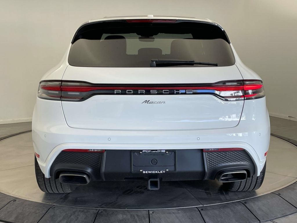 Certified 2026 Porsche Macan AWD/4WD image 6