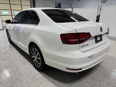 Used 2017 Volkswagen Jetta SE FWD image 5