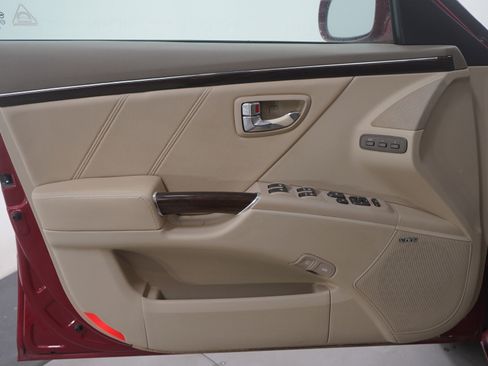 Used 2010 Hyundai Azera Limited image 18