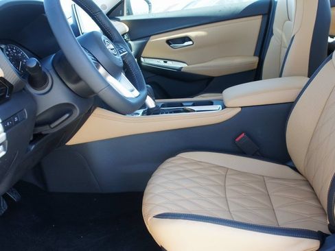 Used 2024 Nissan Sentra SV w/ SV Premium Package FWD image 24