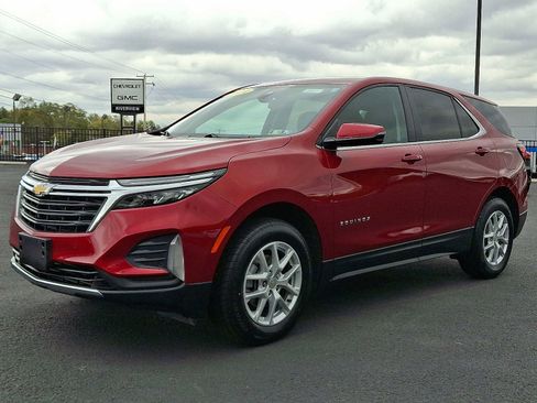 Used 2024 Chevrolet Equinox LT image 3