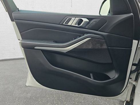 Used 2023 BMW X5 xDrive40i w/ Climate Comfort Package image 27