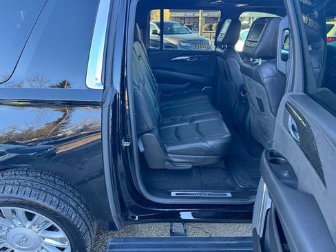 Used 2016 Cadillac Escalade ESV Platinum image 11