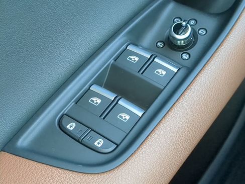 Used 2021 Audi Q7 2.0T Premium w/ Convenience Package image 23