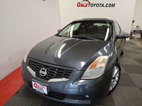 Used 2009 Nissan Altima 3.5 SE w/ Premium Pkg image 3