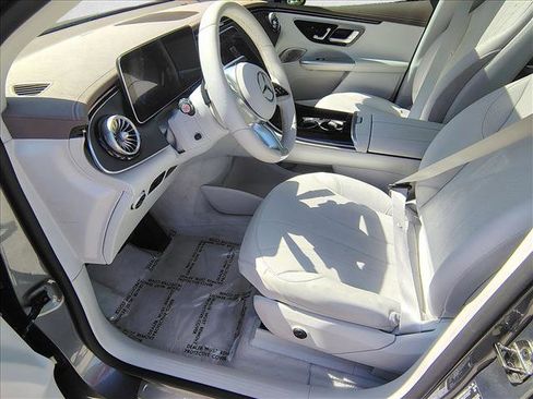 Used 2023 Mercedes-Benz EQE 350+ SUV image 17
