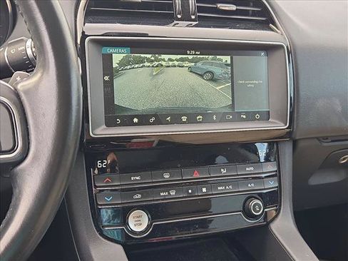 Used 2020 Jaguar F-PACE Premium AWD/4WD image 12