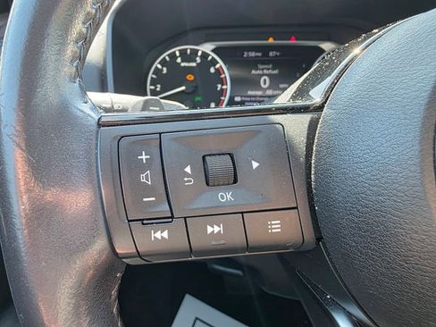 Used 2022 Nissan Rogue SV w/ SV Premium Package image 26