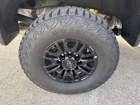 New 2026 Chevrolet Silverado 2500 ZR2 w/ LPO, Dark Essentials Package image 8