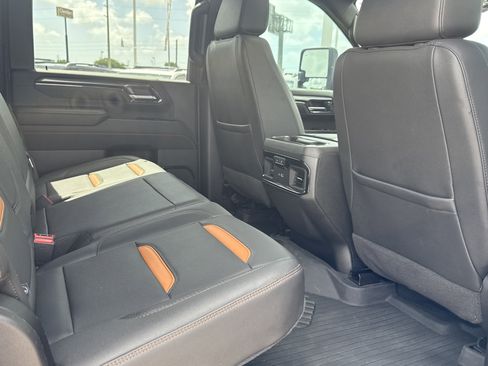 Used 2025 GMC Sierra 2500 AT4 w/ AT4 Premium Plus Package image 14