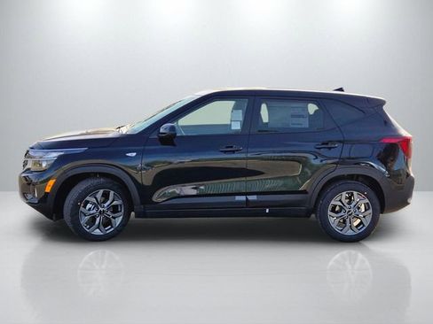 New 2026 Kia Seltos LX FWD image 9