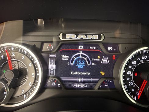 Used 2025 RAM 1500 Laramie AWD/4WD image 18