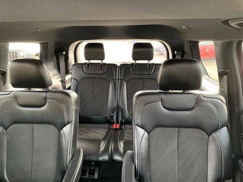 Used 2023 Jeep Grand Cherokee L Laredo image 13