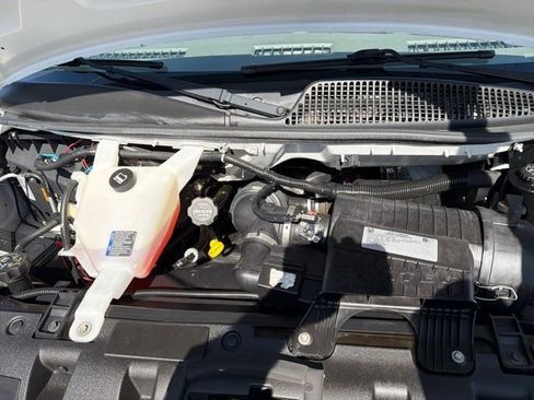Used 2018 Chevrolet Express 2500 RWD image 37