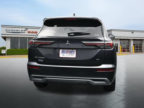 Used 2025 Mitsubishi Outlander SE AWD/4WD image 4