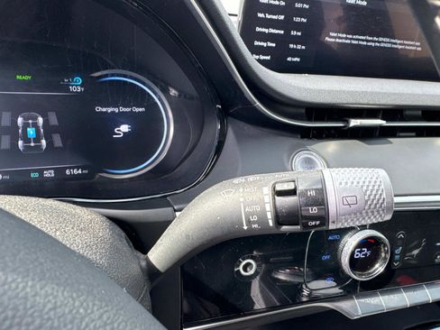 Used 2025 Genesis Electrified GV70 Advanced FWD image 21