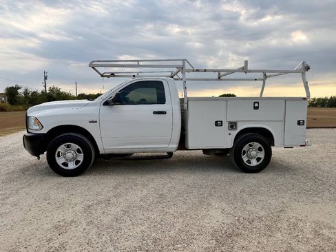 Used 2017 RAM 2500 Tradesman RWD image 5