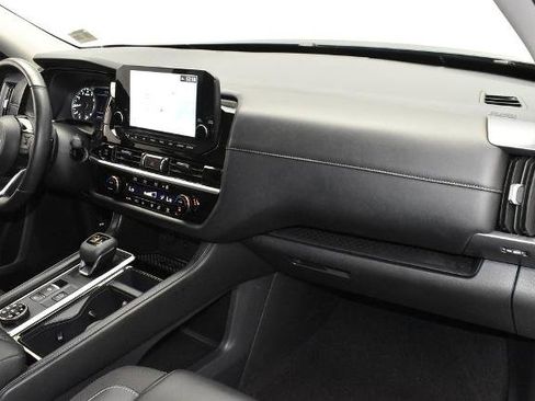 Certified 2025 Nissan Pathfinder SL AWD/4WD image 28
