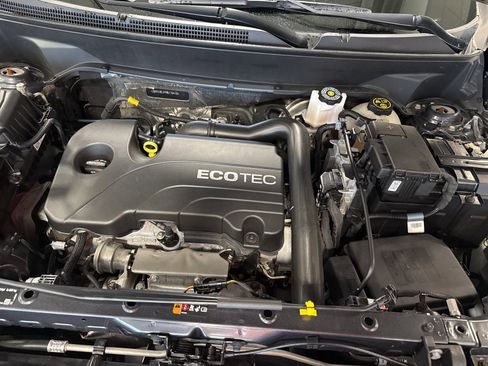 Used 2022 Chevrolet Equinox RS w/ Infotainment Package image 20