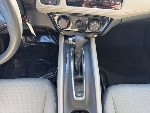 Used 2022 Honda HR-V LX image 15