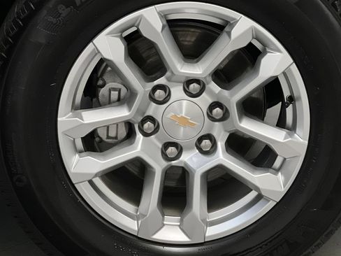 Used 2025 Chevrolet Suburban LT RWD image 77