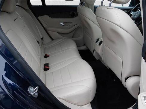 Used 2019 Mercedes-Benz GLC 300 4MATIC image 23