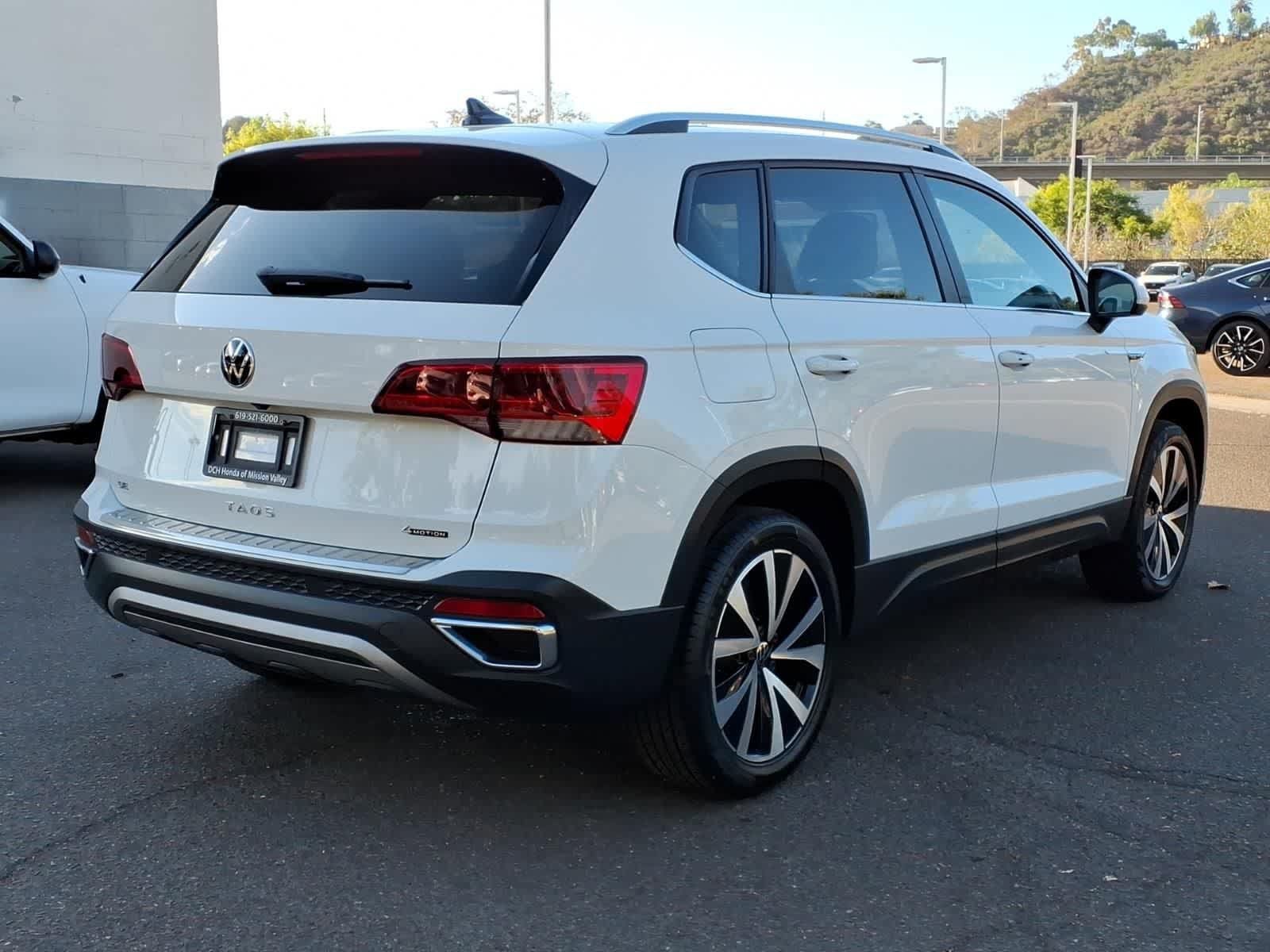 Used 2022 Volkswagen Taos SE FWD image 4