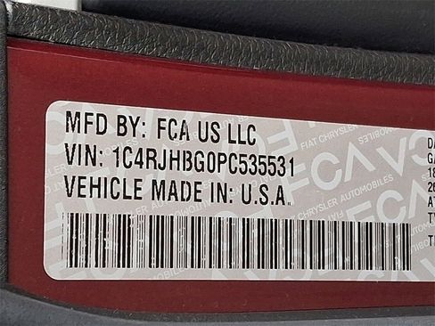 Used 2023 Jeep Grand Cherokee Limited image 27