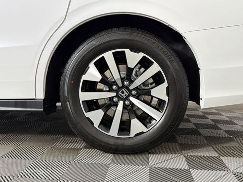 New 2026 Honda Odyssey EX-L image 10