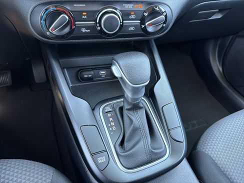 Used 2024 Kia Soul LX w/ Option Group 015 FWD image 7