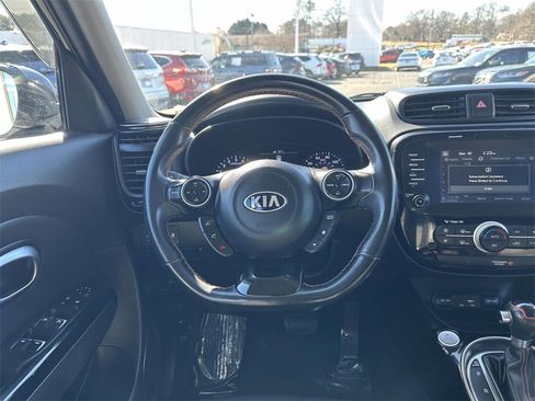 Used 2018 Kia Soul ! image 11