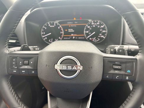 Used 2025 Nissan Rogue SV AWD/4WD image 17