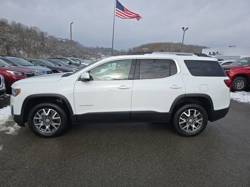Used 2023 GMC Acadia SLE w/ Driver Convenience Package image 2