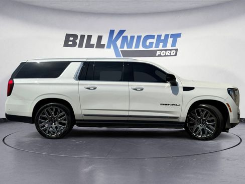 Used 2025 GMC Yukon XL Denali Ultimate AWD/4WD image 6