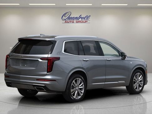 Used 2024 Cadillac XT6 Premium Luxury FWD image 4