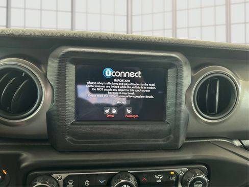 Used 2022 Jeep Wrangler Unlimited Sport AWD/4WD image 12