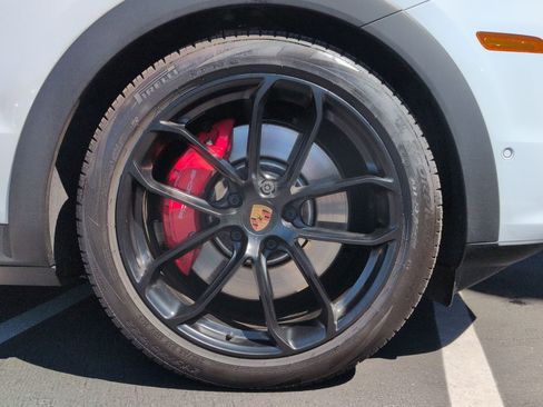 Certified 2025 Porsche Cayenne GTS AWD/4WD image 12
