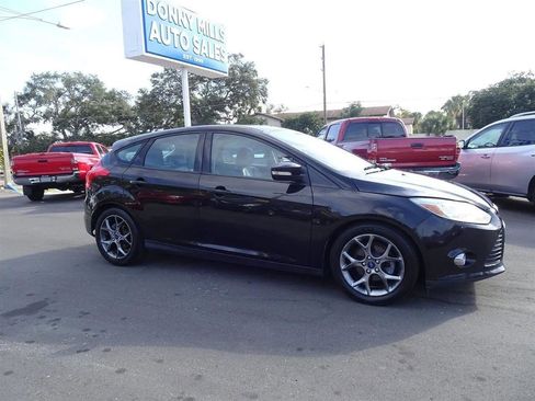 Used 2014 Ford Focus SE w/ Equipment Group 201A FWD image 9