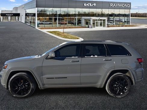 Used 2020 Jeep Grand Cherokee Altitude image 6