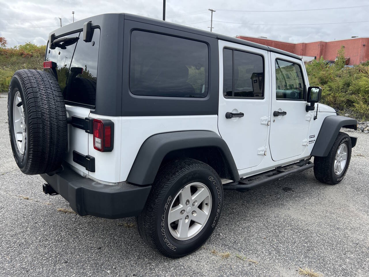 Used 2017 Jeep Wrangler Unlimited Sport w/ Quick Order Package 24S AWD/4WD image 2