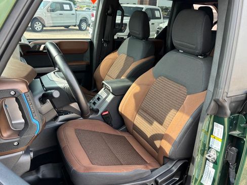 Used 2023 Ford Bronco Outer Banks AWD/4WD image 13