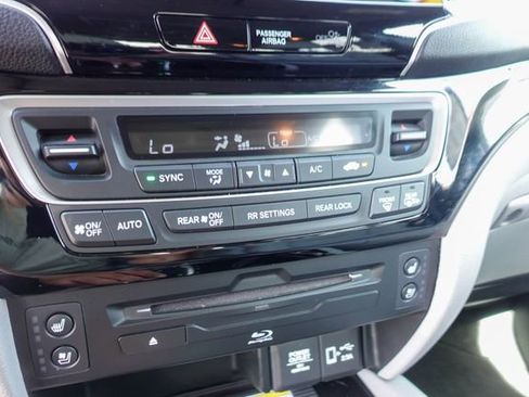 Used 2021 Honda Pilot Elite image 21