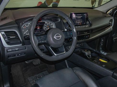Used 2023 Nissan Rogue SV w/ SV Premium B Package FWD image 5