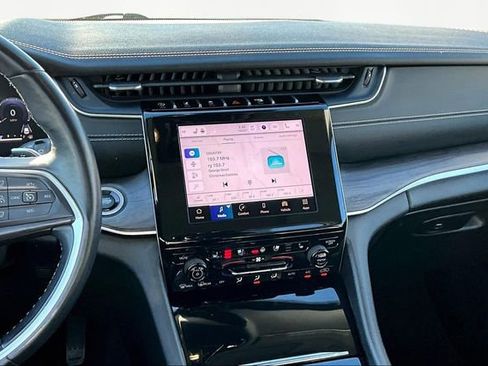 Used 2022 Jeep Grand Cherokee L Limited w/ Luxury Tech Group II image 9