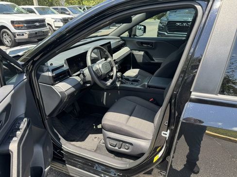 Used 2026 Toyota RAV4 SE FWD image 3